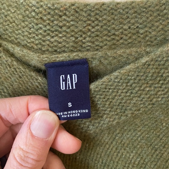 Gap sweater - Picture 3 of 3